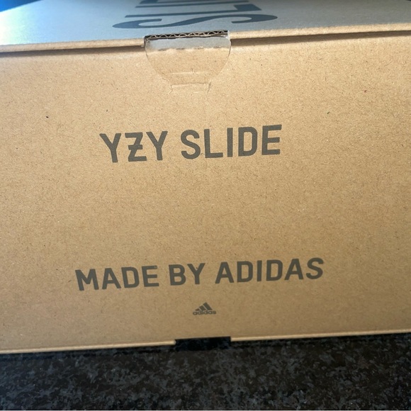YEEZY Slides Salt - Picture 5 of 8